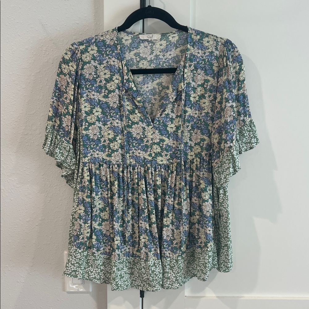 Easel Los Angeles Floral Top